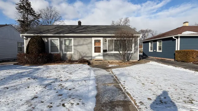 $1,950 | 3528 Adams Street, Lansing, IL 60438