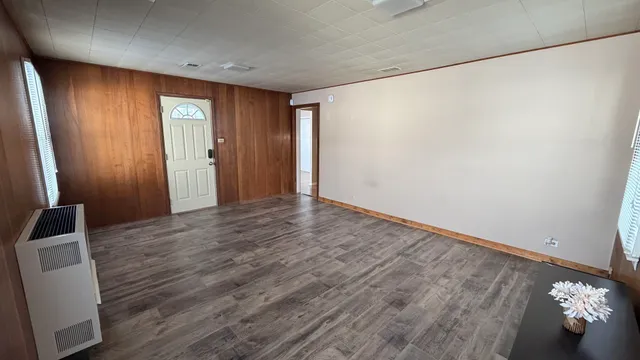 $1,950 | 3528 Adams Street, Lansing, IL 60438