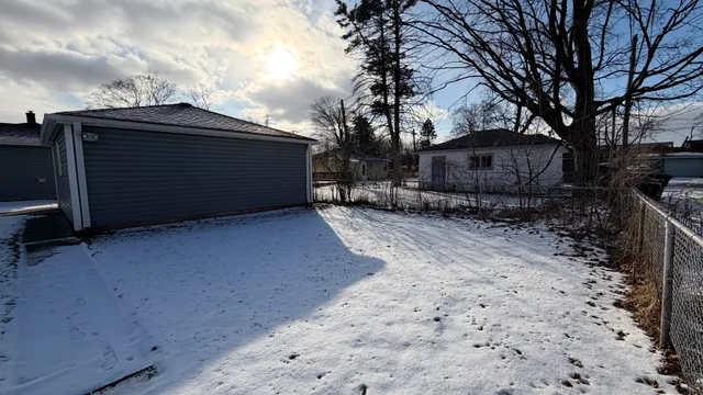 $1,950 | 3528 Adams Street, Lansing, IL 60438