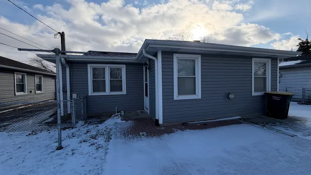 $1,950 | 3528 Adams Street, Lansing, IL 60438