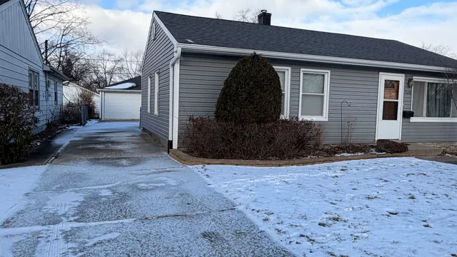 $1,950 | 3528 Adams Street, Lansing, IL 60438