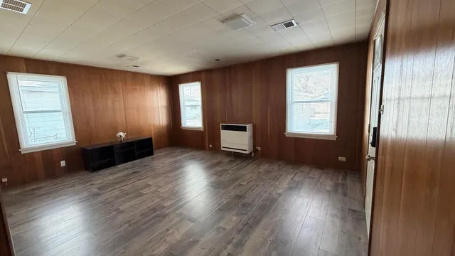 $1,950 | 3528 Adams Street, Lansing, IL 60438