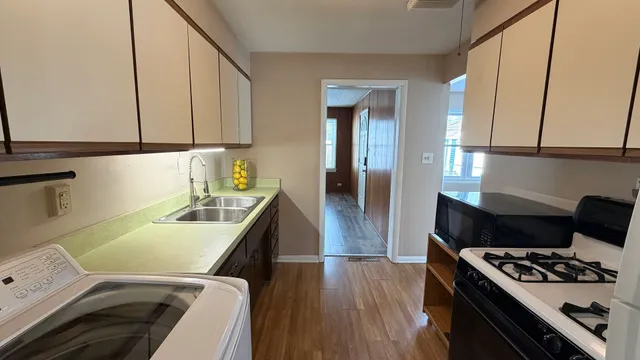 $1,950 | 3528 Adams Street, Lansing, IL 60438