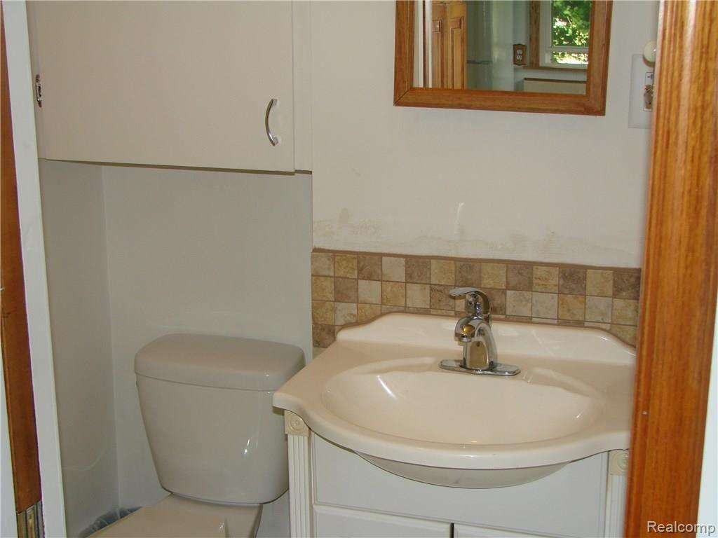 2447 Lasalle Road Monroe, MI 48162 - Photo 5 of 14 DSC01951 - Copy.JPG