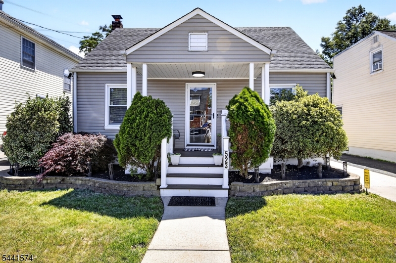 523 Harrison Place Linden, NJ 07036 - Photo 1 of 22