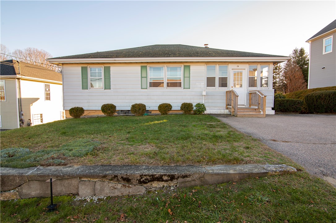 25 Batterson Avenue Westerly, RI 02891 - Photo 3 of 33