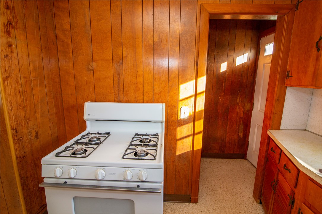 25 Batterson Avenue Westerly, RI 02891 - Photo 9 of 33