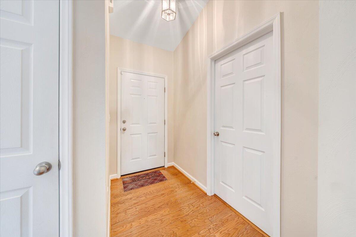 8607 Little Hoop Road Roanoke, VA 24019 - Photo 3 of 32 03-MIB07963