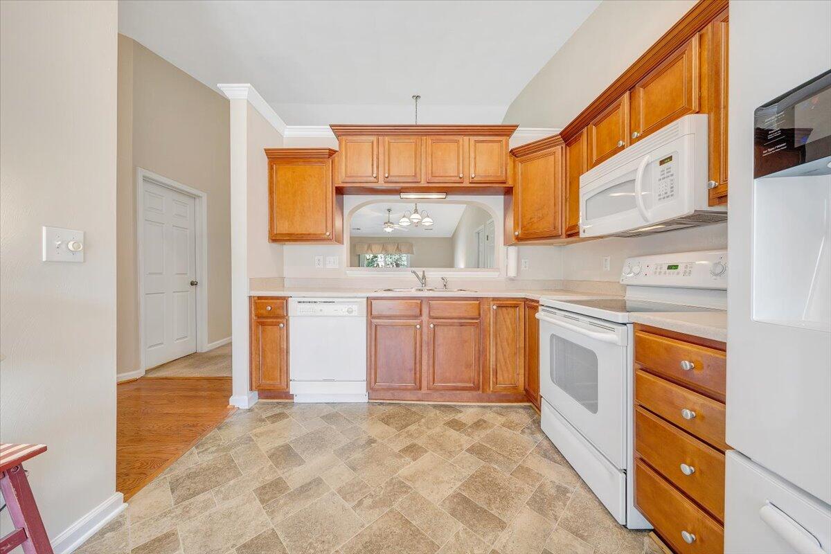 8607 Little Hoop Road Roanoke, VA 24019 - Photo 6 of 32 06-MIB07954