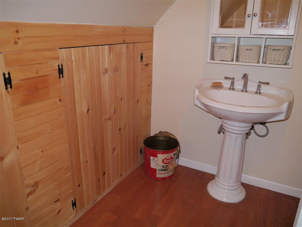 239 Stockport Road Lake Como, PA 18437 - Photo 18 of 32 Master Bath