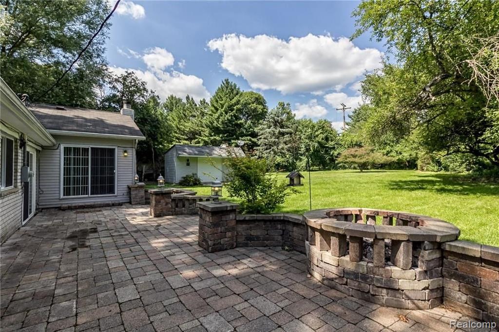 32740 Raphael Road Farmington, MI 48336 - Photo 33 of 36