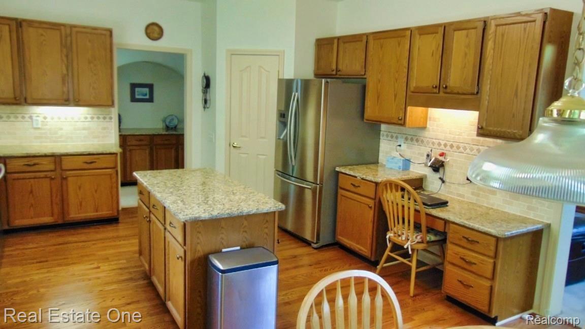 2458 Pleasant View Drive Rochester, MI 48306 - Photo 11 of 68 DSC00172.jpeg
