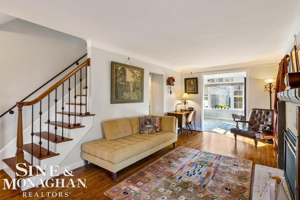 1379 Hampton Road Grosse Pointe, MI 48236 - Photo 6 of 42 50128952-9a924b78-be30-4d56-8890-281694ea2851.JPG