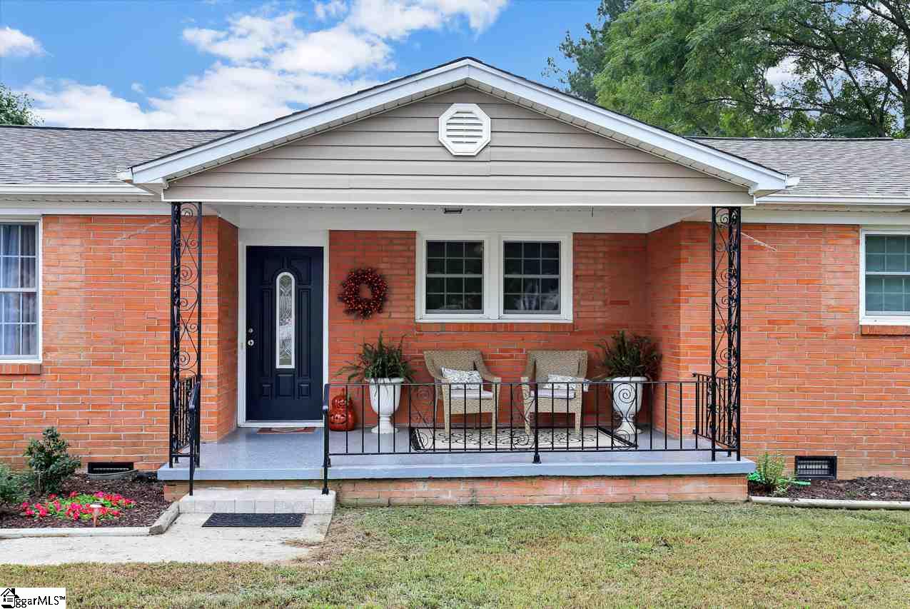2014 East Lee Road Taylors, SC 29687 - Photo 1 of 30 Gallery Image 1