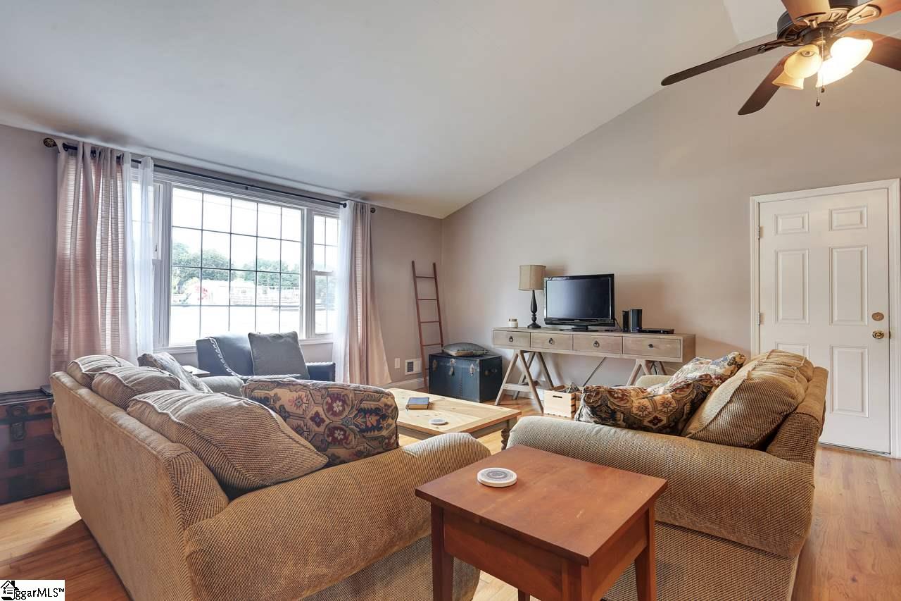 2014 East Lee Road Taylors, SC 29687 - Photo 4 of 30 Gallery Image 4