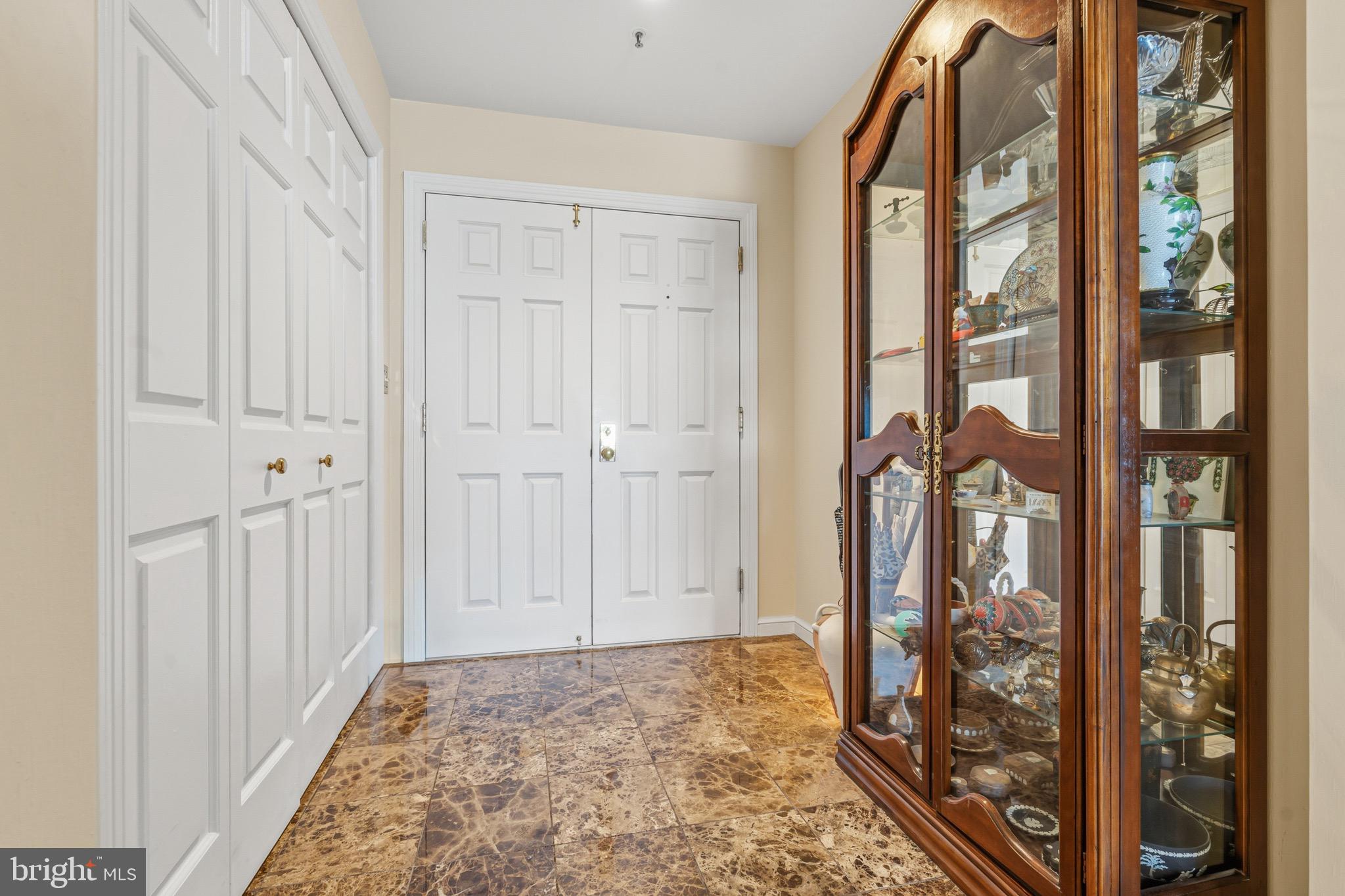 10 East Lee Street, Unit 2008 Baltimore, MD 21202 - Photo 14 of 23 a view of a interior of the house