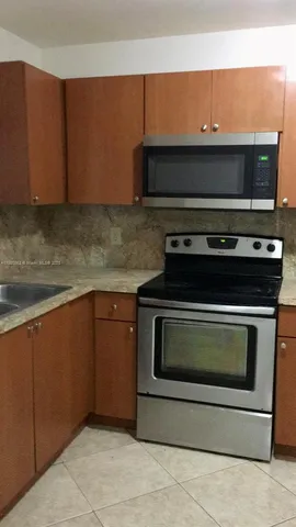 $2,500 | 5333 Northwest 18th Street, Unit 3A, Lauderhill, FL 33313