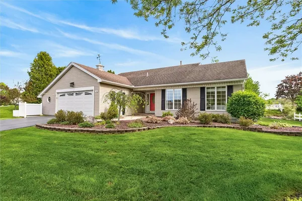 $324,900 | 25 Western Pine Drive, Greece, NY 14616