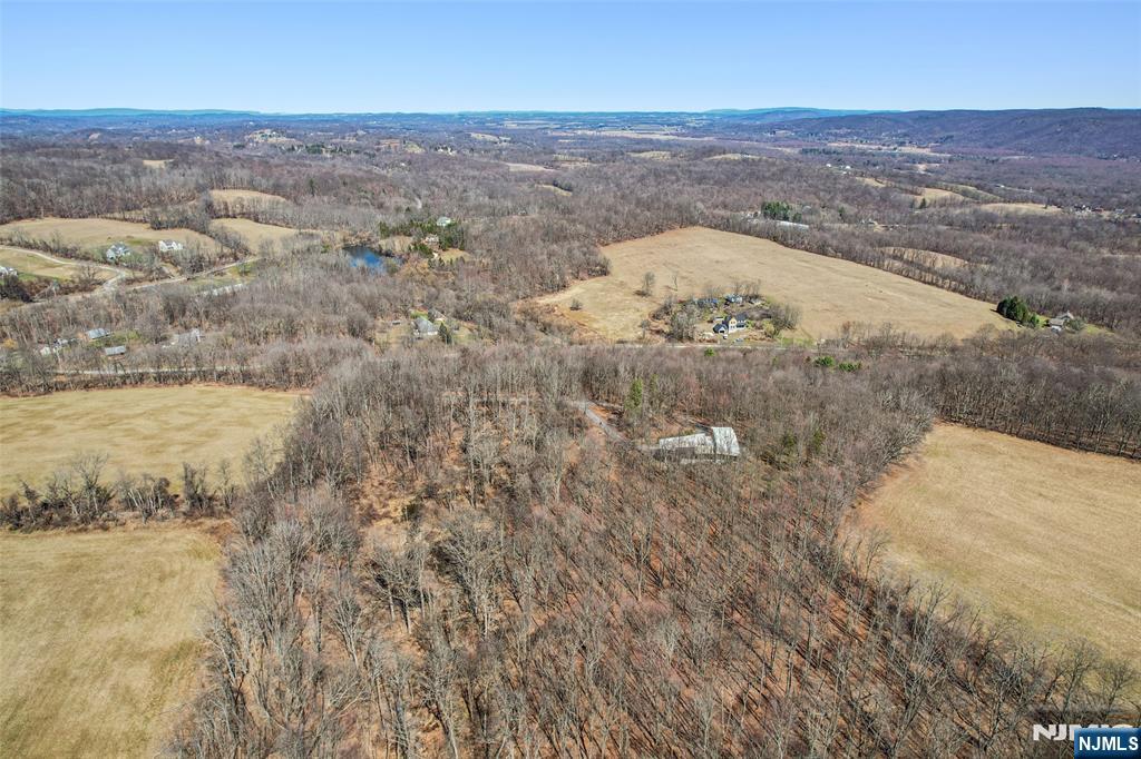 71 Sally Harden Road Sussex, NJ 07461 - Photo 4 of 33