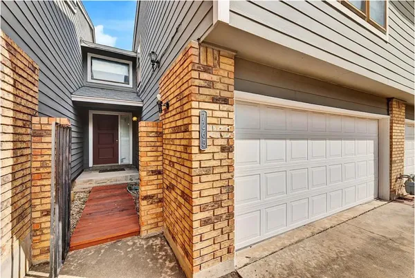 $2,000 | 7265 Coronado Circle, Unit 131, Austin, TX 78752