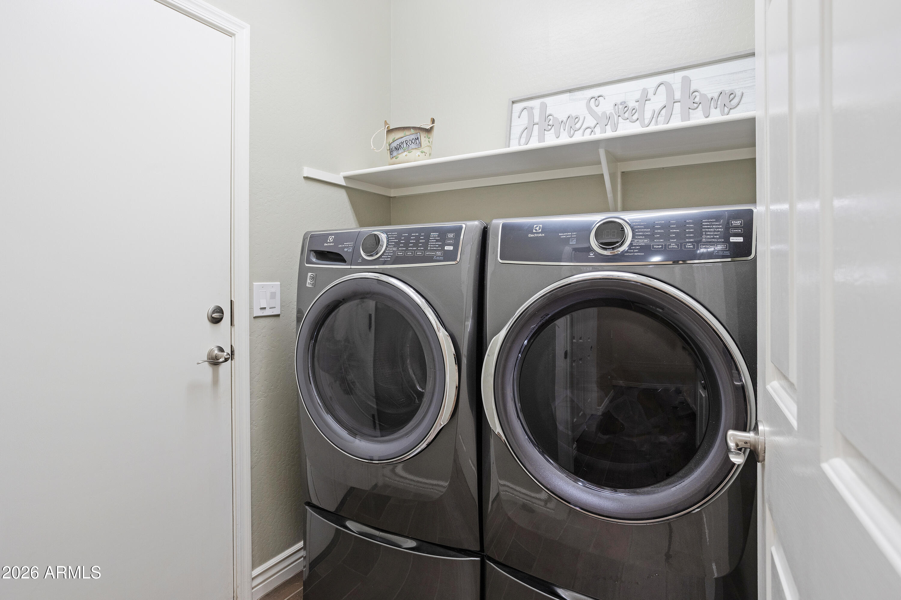 2735 East Hickory Street Gilbert, AZ 85298 - Photo 8 of 21 Laundry