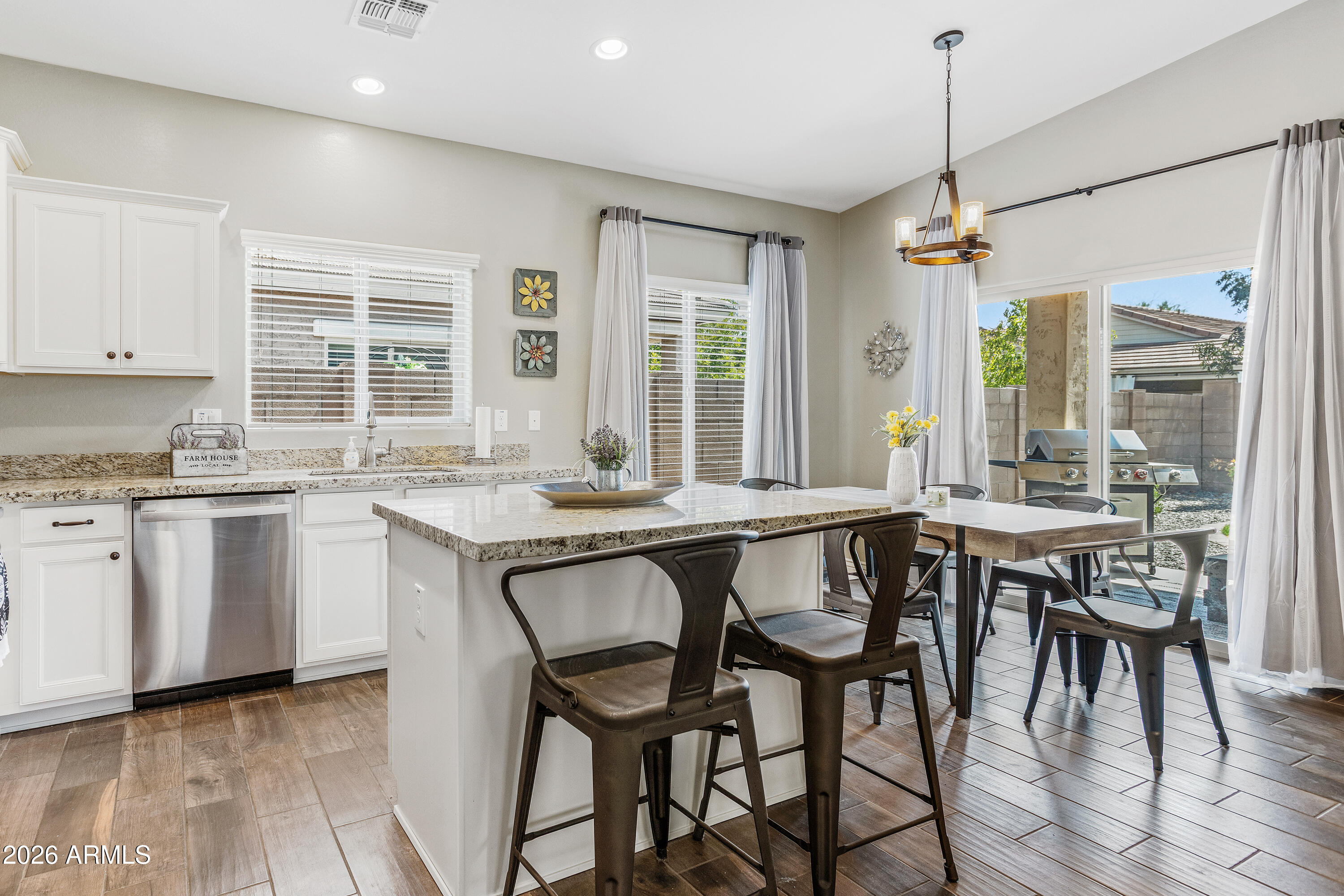 2735 East Hickory Street Gilbert, AZ 85298 - Photo 3 of 21 Kitchen Island