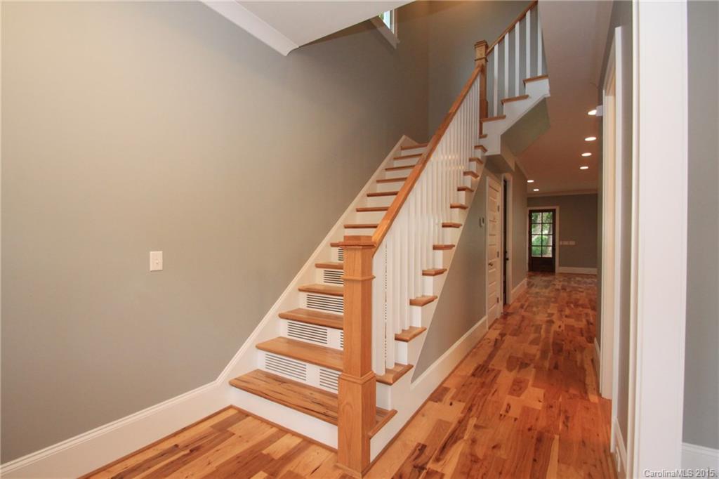 322 Mill Road Charlotte, NC 28216 - Photo 14 of 22