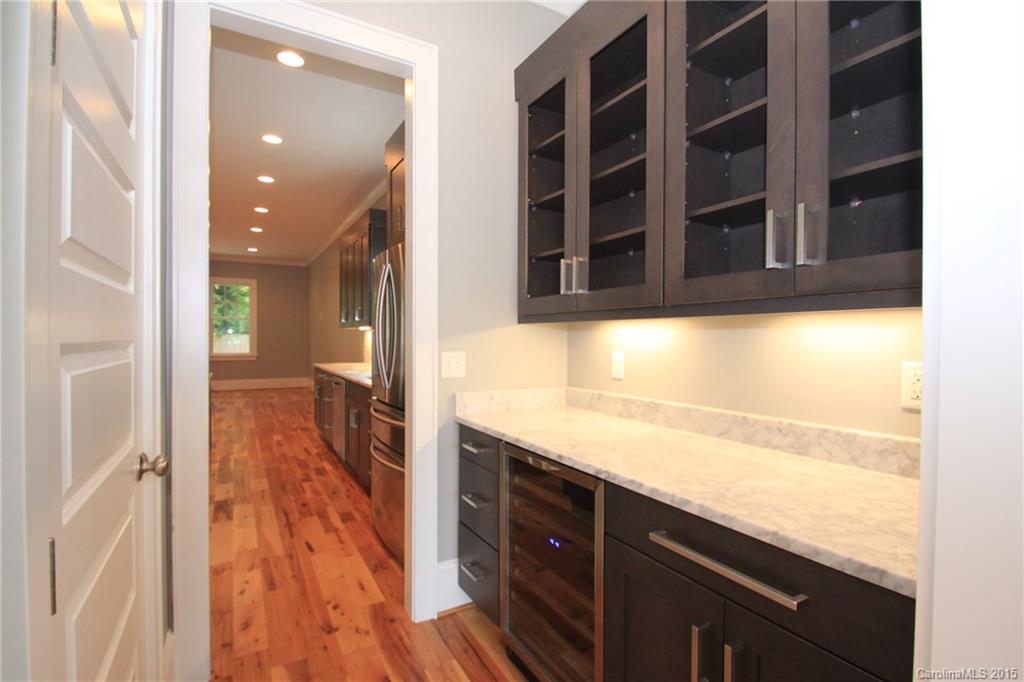 322 Mill Road Charlotte, NC 28216 - Photo 5 of 22