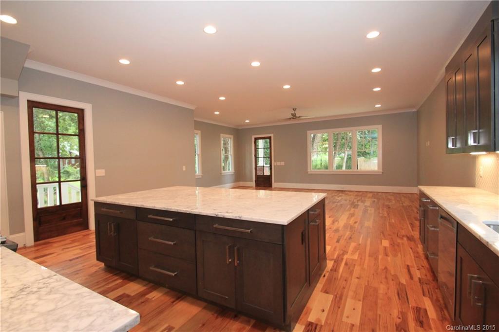 322 Mill Road Charlotte, NC 28216 - Photo 7 of 22