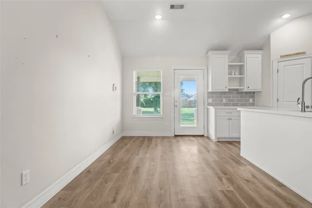 $264,900 | 1208 East Henderson Road, Angleton, TX 77515