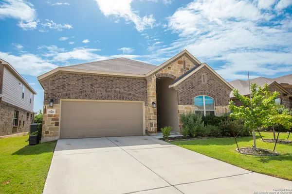 $2,395 | 22419 Carriage Bush, San Antonio, TX 78261