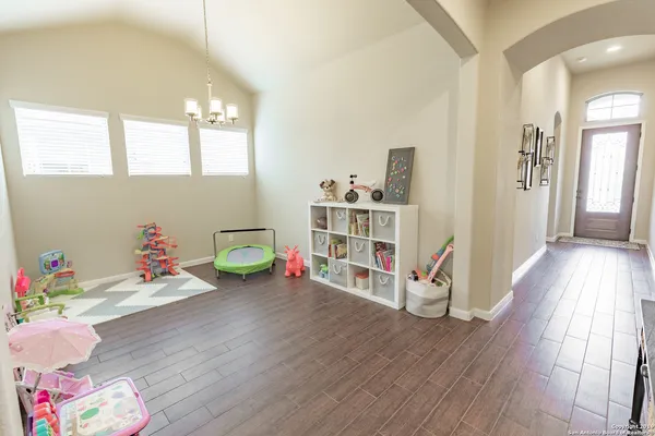 $2,395 | 22419 Carriage Bush, San Antonio, TX 78261