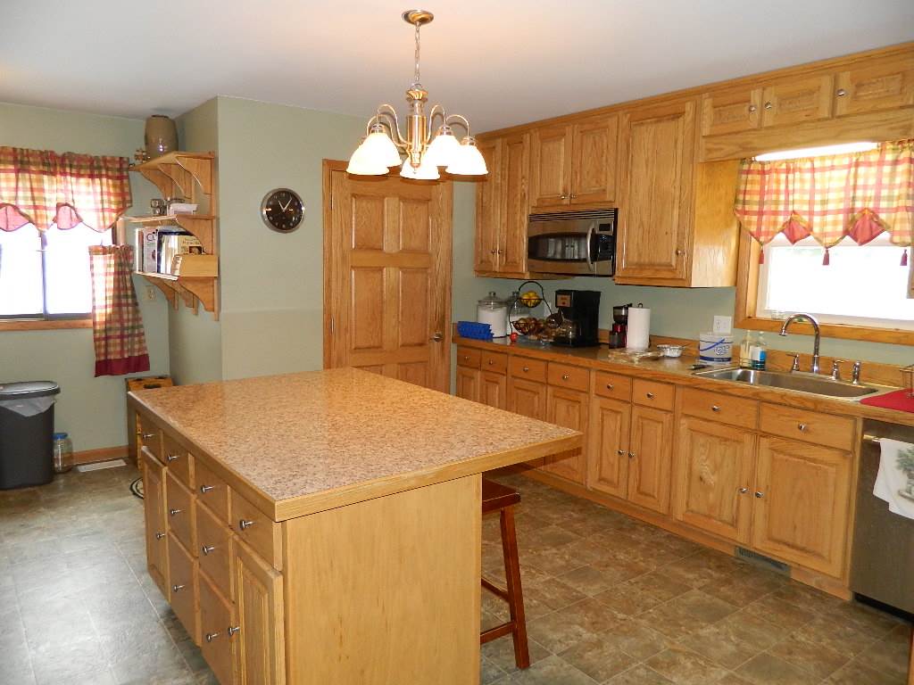 11650 West Remick Road Blanchard, MI 49310 - Photo 11 of 39 1839299-10.JPG