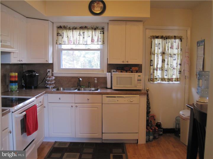 349 Chapel Heights Road Sewell, NJ 08080 - Photo 8 of 17 Kitchen