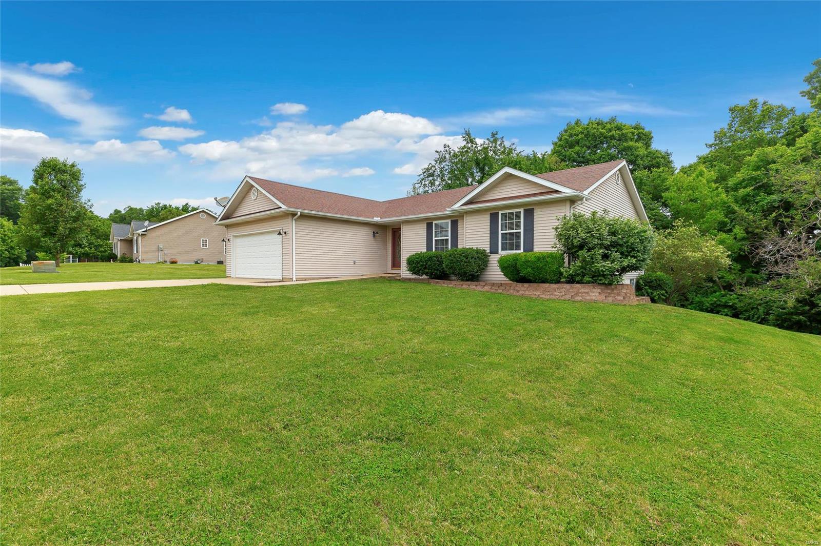 207 Falcon Pointe Valmeyer, IL 62295 - Photo 4 of 49