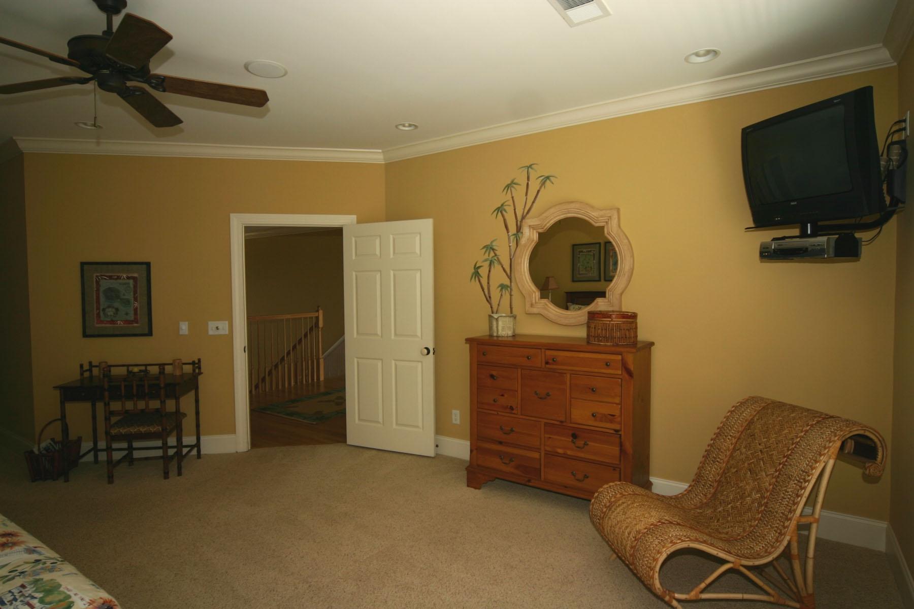 2403 Point Street, Unit 8 Edisto Island, SC 29438 - Photo 24 of 35 FS up master desk 2