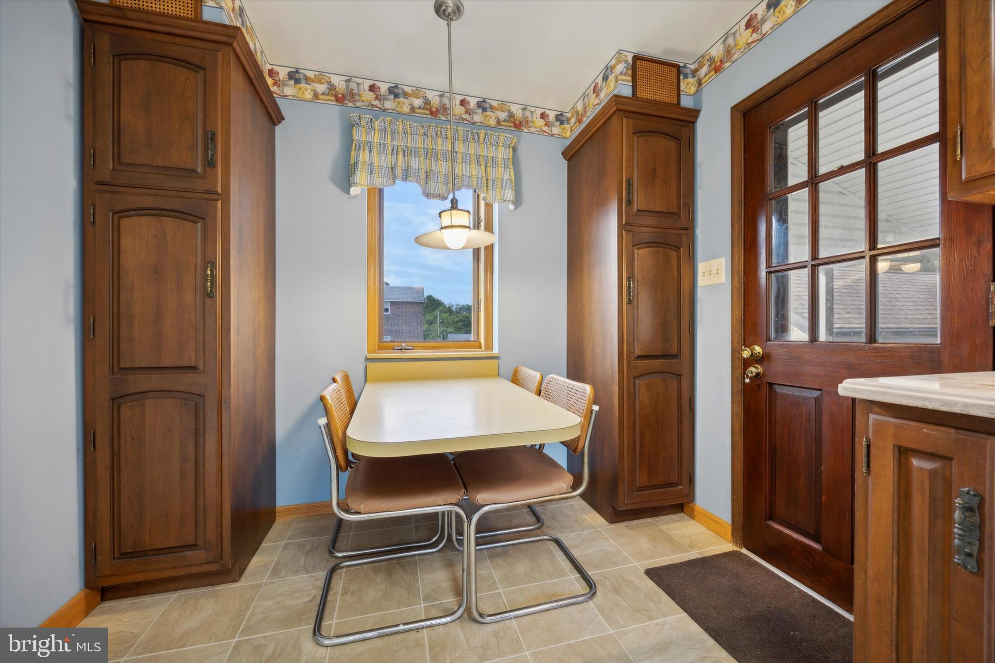 2573 Radcliffe Road Broomall, PA 19008 - Photo 8 of 23 Gallery Image 8