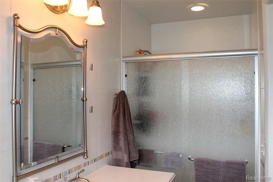 30740 Ridgeway Drive Farmington, MI 48334 - Photo 26 of 58 IMG_1733.JPG