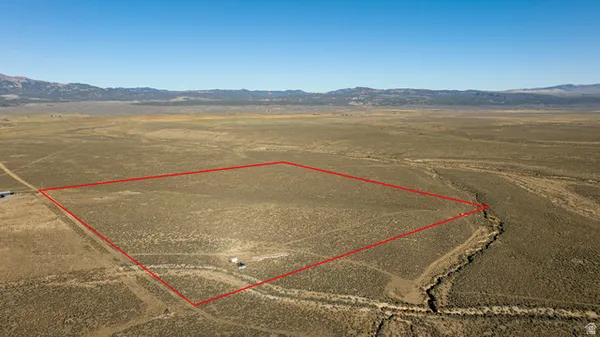 $369,999 | 2455 East Cale Road, Panguitch, UT 84759