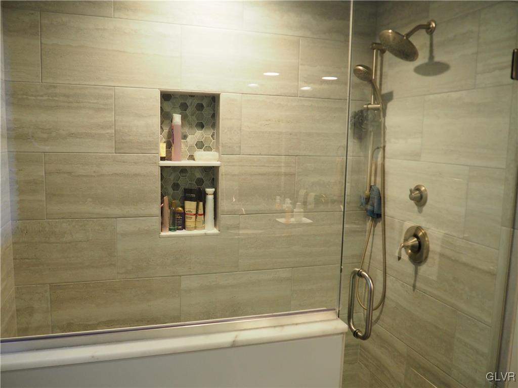 222 Gallagher Road Whitehall, PA 18052 - Photo 23 of 44 Gallery Image 23