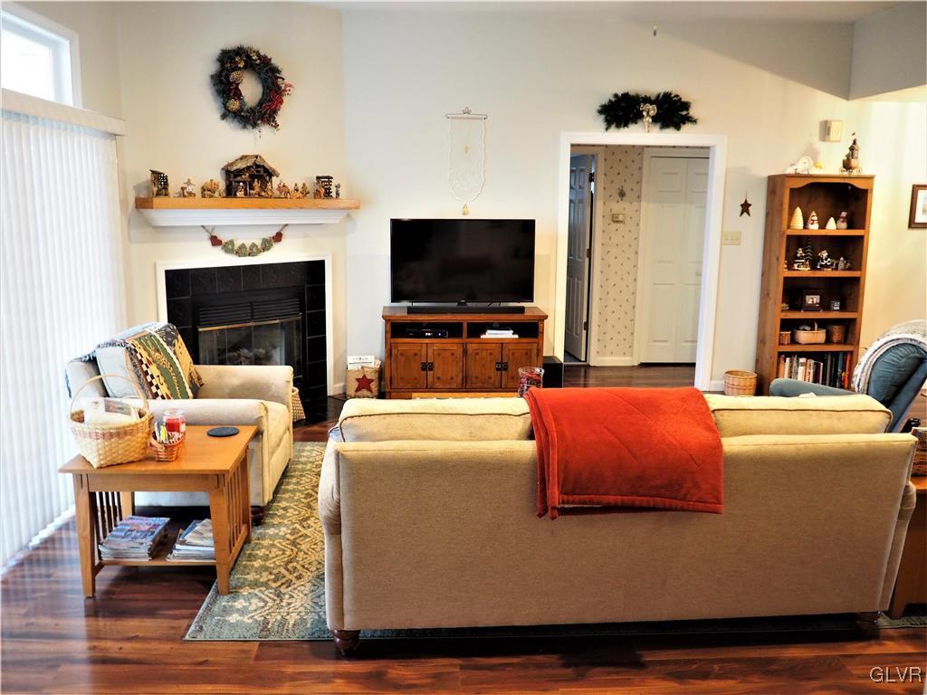 222 Gallagher Road Whitehall, PA 18052 - Photo 4 of 44 Gallery Image 4