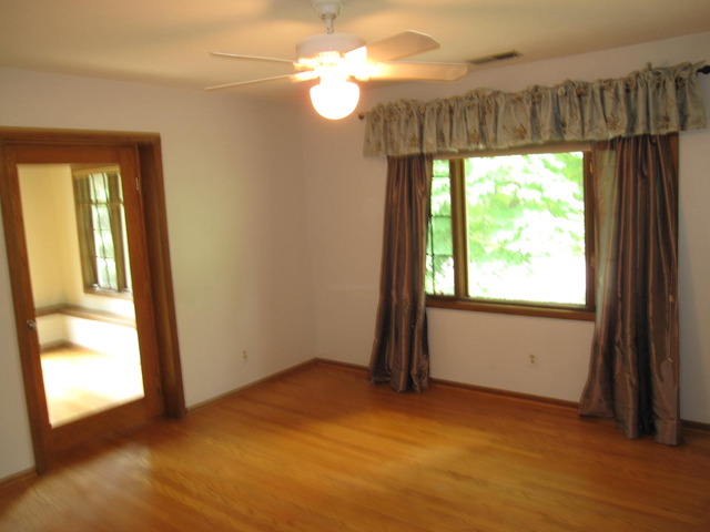 201 Michaux Road Riverside, IL 60546 - Photo 12 of 25