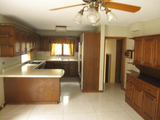 201 Michaux Road Riverside, IL 60546 - Photo 5 of 25