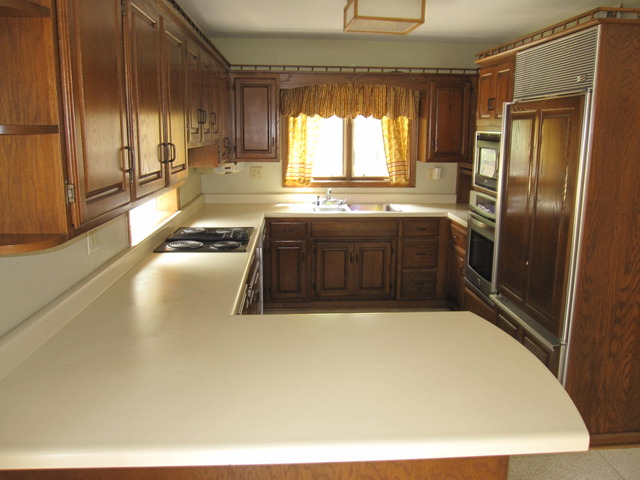 201 Michaux Road Riverside, IL 60546 - Photo 6 of 25
