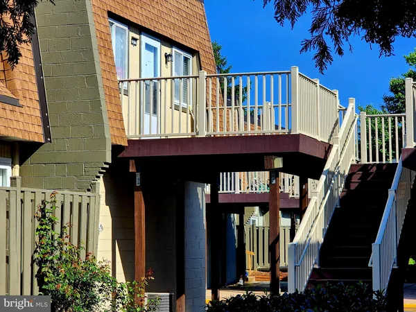 $2,800 | 3815 Monte Vista Place, Unit 98E, Alexandria, VA 22309