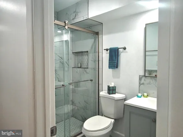 $2,800 | 3815 Monte Vista Place, Unit 98E, Alexandria, VA 22309