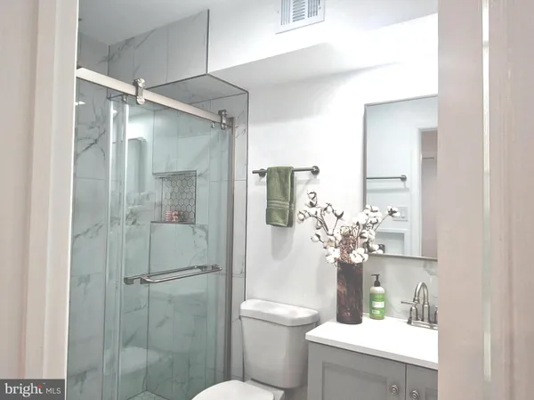 $2,800 | 3815 Monte Vista Place, Unit 98E, Alexandria, VA 22309