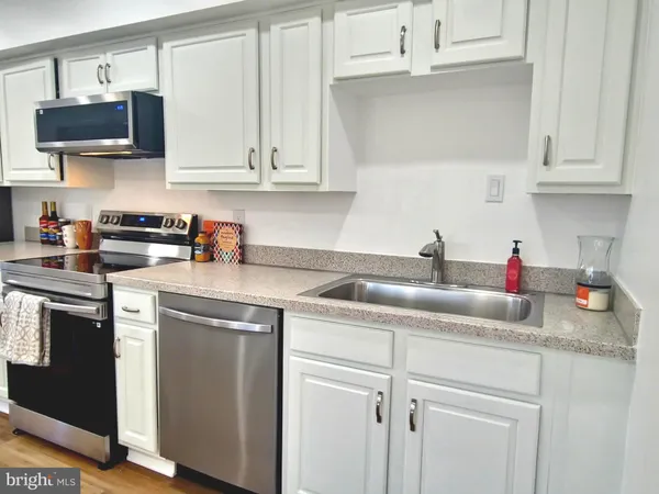 $2,800 | 3815 Monte Vista Place, Unit 98E, Alexandria, VA 22309