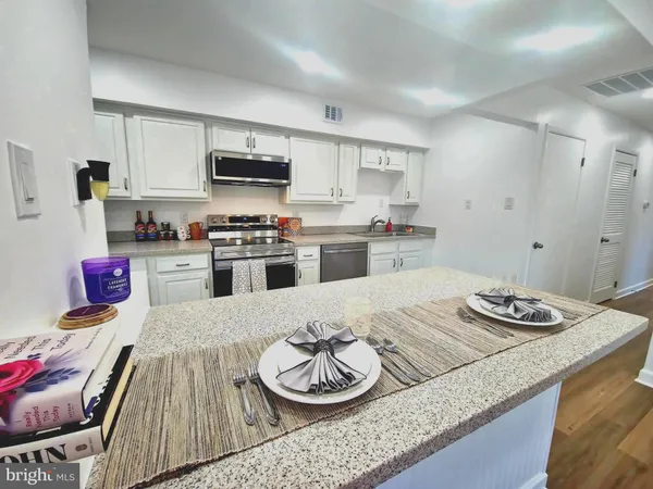 $2,800 | 3815 Monte Vista Place, Unit 98E, Alexandria, VA 22309