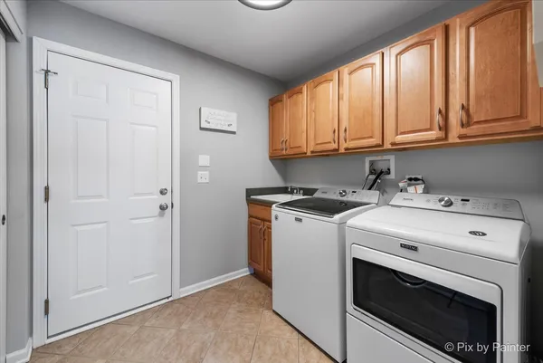 $430,000 | 700 Juniper Lane, Lake In The Hills, IL 60156